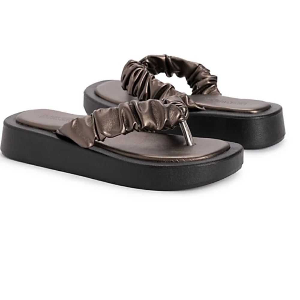 MUK LUKS WOMEN'S CLUB MIAMI bronze sandals size 8